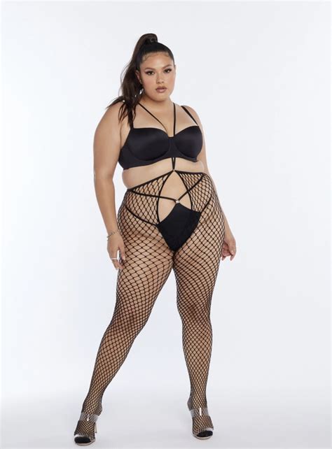 8 Cute Plus Size Lingerie Brands You Can Shop Right Now Hellogiggles