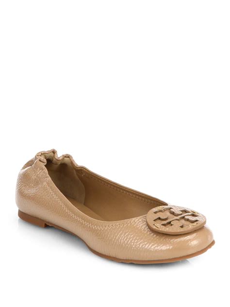 Tory Burch Reva Tumbled Patent Leather Ballet Flats In Beige Clay