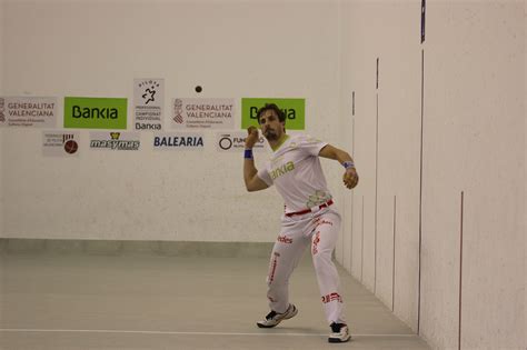 Periodistes d'hoquei patins ap hoquei patins @hoquei_aphp. Puchol II i De la Vega lluitaran pel títol més important ...
