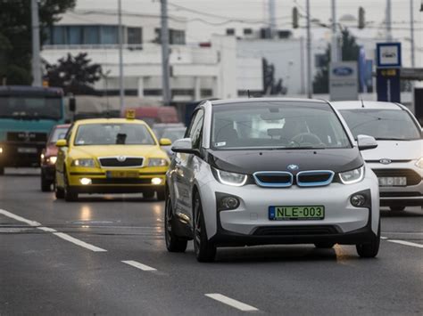 Az elektromos autó pályázathoz legyen meg a vállalkozásod működésének igazolása, tevékenységi engedélyed és aláírási címpéldányod. Elöntenek minket az elektromos autók - Piac&Profit - A kkv ...