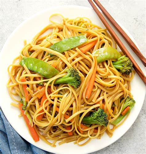These lo mein noodles really are as simple as dumping a bunch of things in your instant pot then cooking on high pressure for 4 minutes. Instant Pot Lo Mein - Kirbie's Cravings