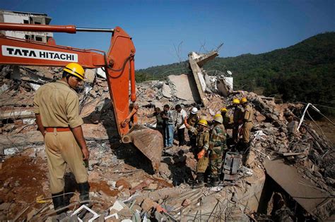 At Least 15 Die In India Building Collapse The New York Times