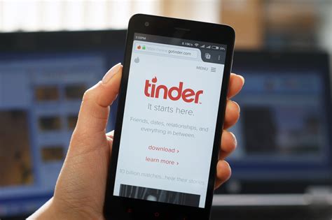 Free dating apps have transformed the way we online date. Dating on Tinder? Can We Find Love on a Dating App?