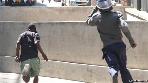 Bbc News Zimbabwe Police Beat Opposition Marchers Demanding Jobs