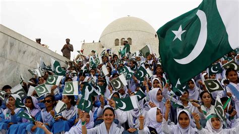 Pakistán celebra su día de la independencia ante la encrucijada de