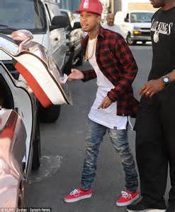 800 x 533 jpeg 82 кб. Tyga spotted wearing the same plaid button-up shirt as ...