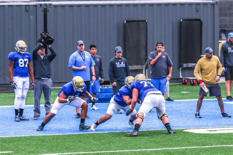 2019 Ucla Football Spring Training Preview Offensive Line Looks To