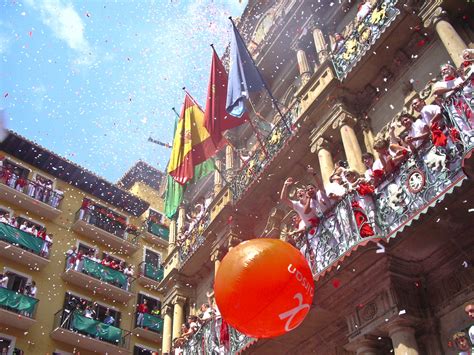Ahora te detendrían por algo así. San Fermín - Wikipedia