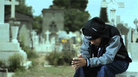 For the single, round 1. VUELVE-C-KAN-MC DAVO VIDEO OFICIAL 2013 HD - YouTube