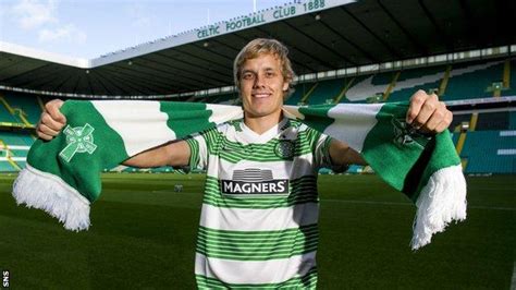 Huuhkajien maalitykki teemu pukki nähdään valioliigaviheriöillä jälleen ensi kaudella, kun norwich palaa. Celtic sign Teemu Pukki from Schalke on four-year deal ...