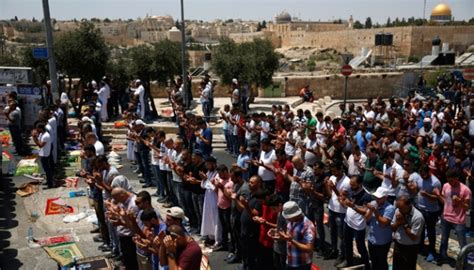 Muslim Prayers End Peacefully At Jerusalem Mosque
