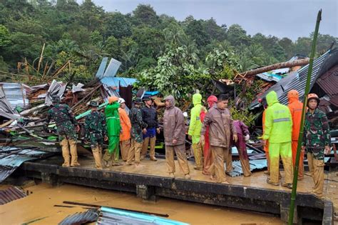 rescuers await reinforcements in hunt for natuna landslide survivors archipelago the jakarta