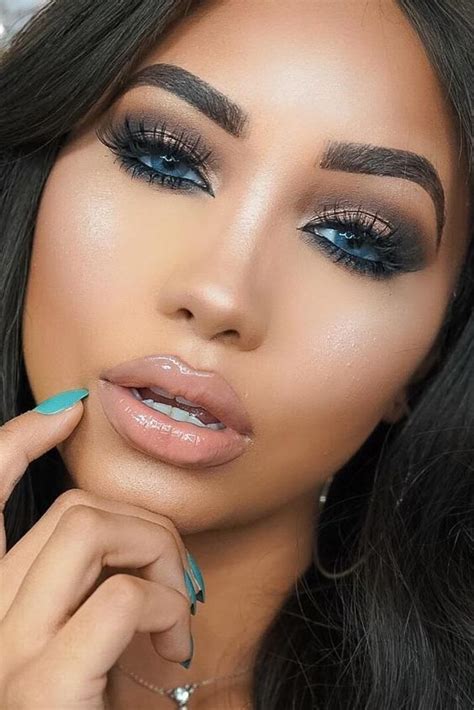 10 Gorgeous Winter Makeup Looks You Need To Try Society19