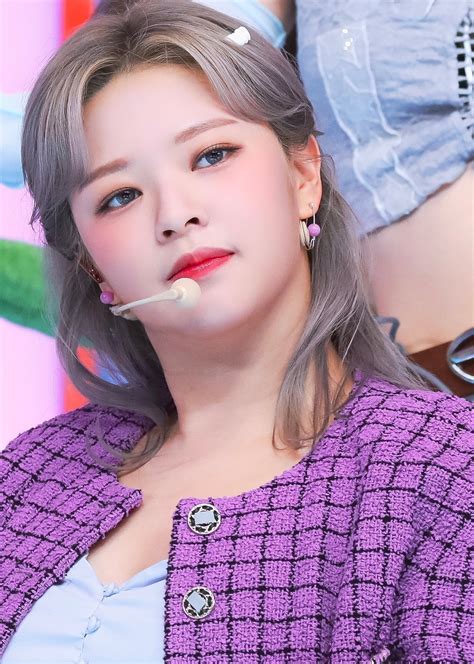 August 28 2022 Twice Jeongyeon Talk That Talk At Inkigayo Kpopping