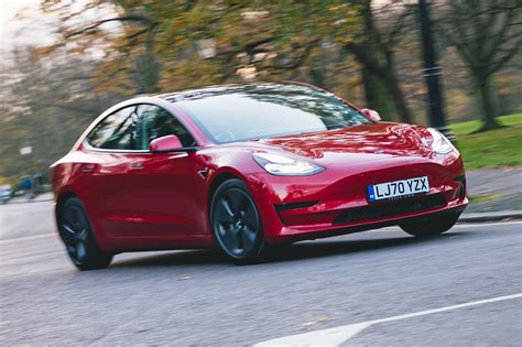 Research the 2021 tesla model 3 with our expert reviews and ratings. Tesla Model 3 Standard Range Plus 2020 : Test & Avis ...