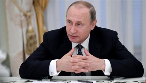 قام الرئيس الروسي فلاديمير بوتين بزيارة إلى لازار ماتفييف الممثل السابق لهيئة الاستخبارات السوفيتية في وزارة أمن الدولة بجمهورية ألمانيا الديمقراطية. الكرملين: قرار ترشح بوتين في 2018 "سابق لأوانه"