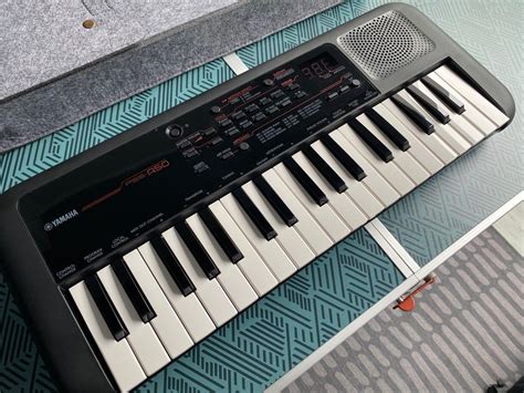 Yamaha Keyboard, Hobbies & Toys, Music & Media, Musical Instruments on