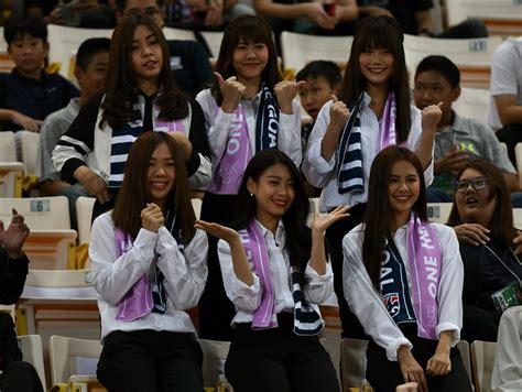 6 สาวbnk48 นำโอตะช้างศึก ร่วมเชียร์ทีมชาติไทย ข่าวสด