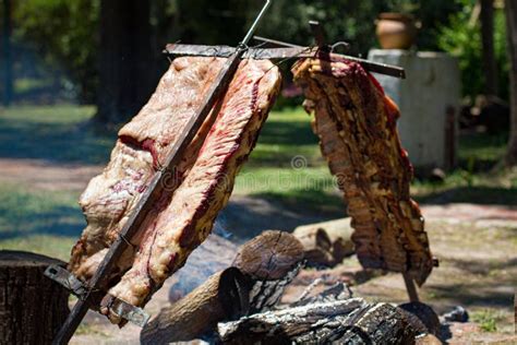 Asado Plato Tradicional De Barbacoa En Argentina Carne Asada Cocinada