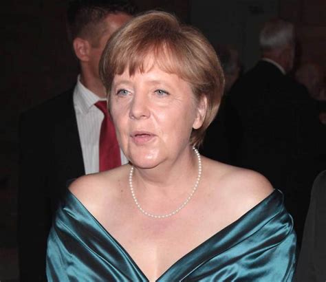 La Svolta Sexy Della Cancelliera Merkel Libero Quotidiano