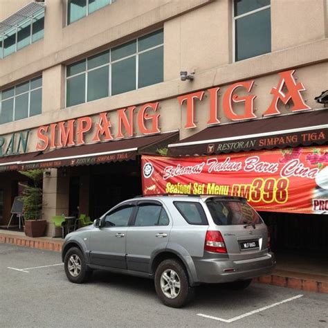 Nasi padang resembles our very own malay rice with dishes, or nasi berlauk, albeit with a little tweaks here and there. Restoran Simpang Tiga - D-G, Greentown Square, Jalan Dato ...