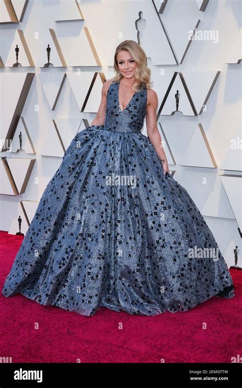 Kelly Ripa Walking On The 2019 Oscars Red Carpet At The 91st Academy
