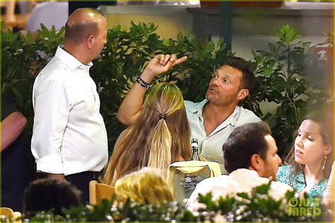 Ryan Seacrest And Girlfriend Shayna Taylor Enjoy Dinner With Friends In