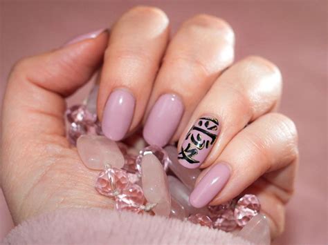 Best Accent Nails To Try This Season