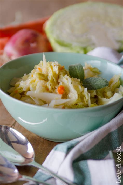 Ingredienti 1/2 verza1 vasetto tonno sott'olioq.b. Verza all'aceto - Brodo di coccole