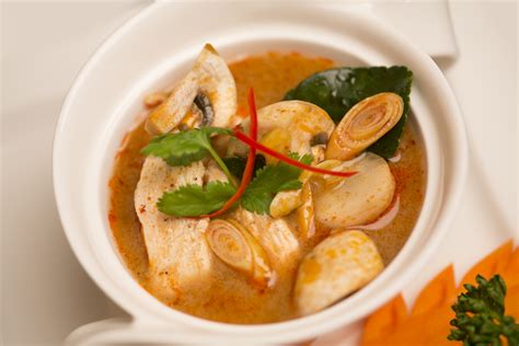Simmer for 20 minutes and then check the seasoning. Healthy Thai Food Options | Tom Yam
