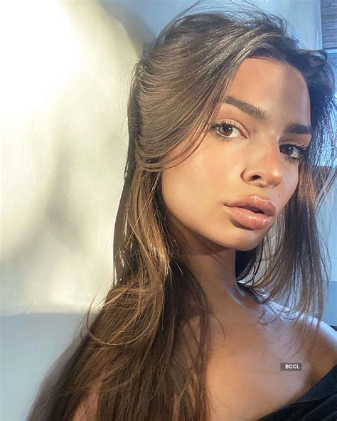 Captivating Pictures Of Emily Ratajkowski You Simply Cant Miss Pics