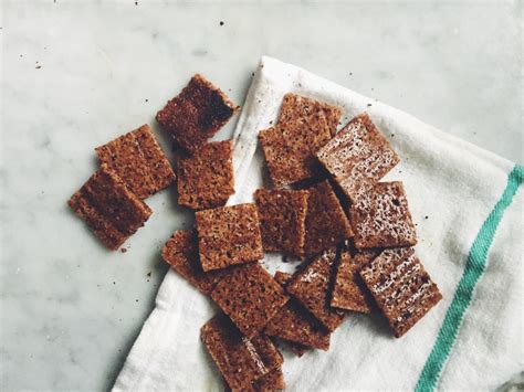 Cats do not need sugar in their diet in any way, shape or form, so much so that cats cannot even taste sugar. Gluten Free Graham Crackers - Simply Real Health