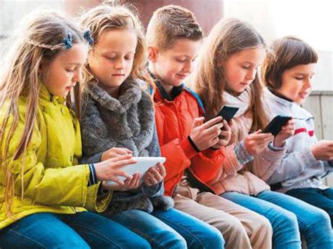 Children In The Uae Among Youngest In The World To Own First Mobile