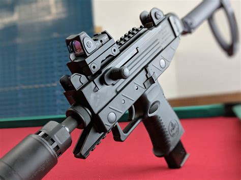 The Uzi Pro Submachine Gun Could This Legendary Weapon Make A Comeback