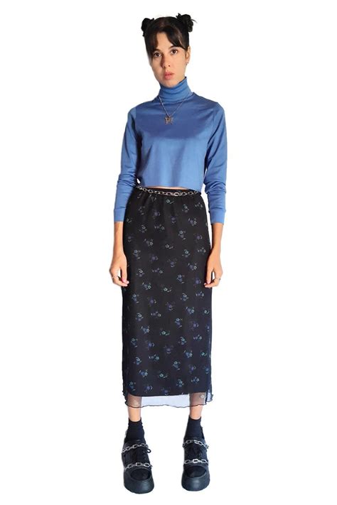 Https://tommynaija.com/outfit/90s Long Skirt Outfit