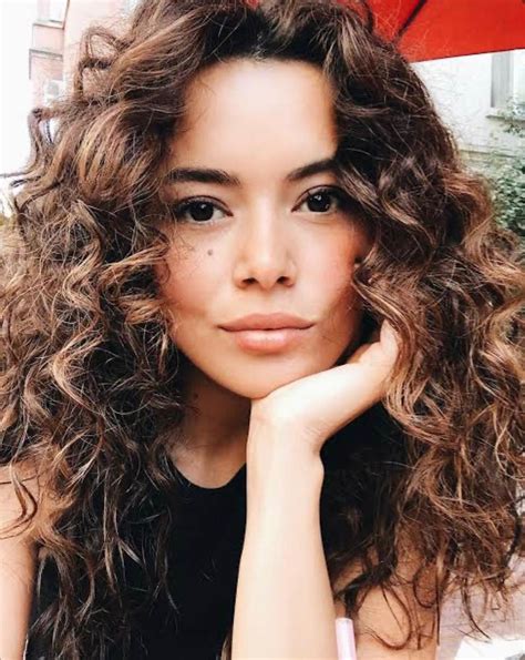 Yapımını bozdağ film'in gerçekleştirdiği 'kuruluş osman' dizisi, atv ekranındaki ikinci sezonda da reyting rekorları kırmaya devam ediyor. Sevenlerine müjde! Seray Kaya da 'Kuruluş Osman' kadrosuna ...