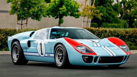 Ferrari) tells about being nerds and how to make an epically bad fight scene between batman. Une des Ford GT40 du film "Le Mans 66" à la vente