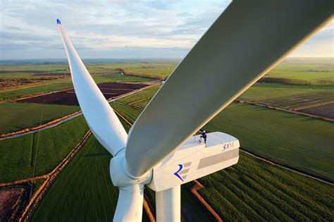 38 High Def Wind Turbine Pictures From Around The World