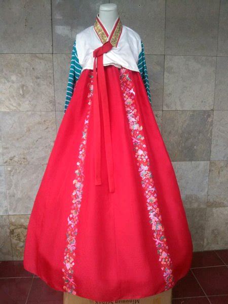 Baju Adat Korea Wanita Hanbok Pakaian Adat Korea Dijual Di Pasar