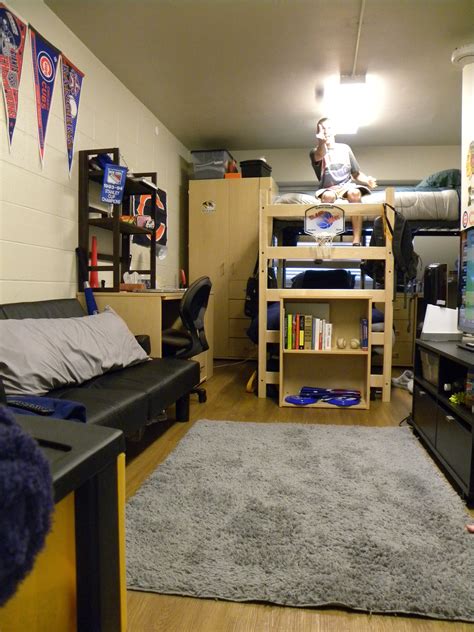 Love the basketball setup in this room! 2013 Room Remix, Mark Twain