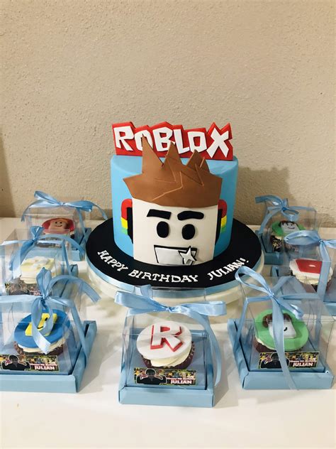Any fan will love these easy diy minecraft creations. Custom Cake Roblox Head | Charm's Cakes and Cupcakes