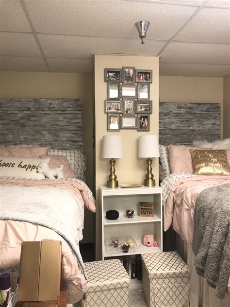 Let the decorating experts at hgtv.com help you furnish your space with this simple list of bedding, decor, kitchen, desk and vanity essentials from target, amazon, society6 and more. Pin by Summer Didier on College | Dorm room designs, Dorm ...