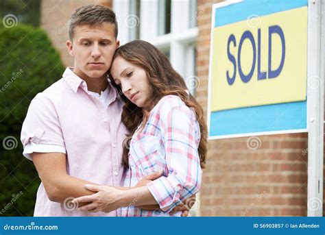 Young Couple Forced To Sell Home Through Financial Problems Stock Image Image Of People Sale