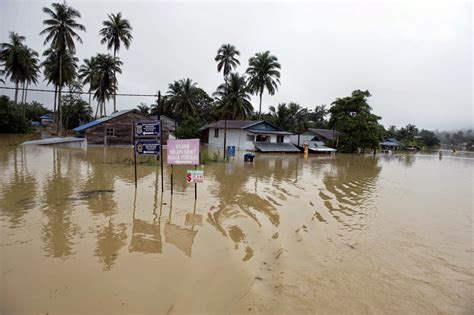 Meredah banjir dengan kancil 850 cc lagi terkini banjir di kelantan 12 30 th 28 11 2020. -Sihat dan Cantik Semulajadi-: Banjir di Kelantan Semakin ...