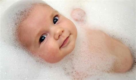 Consejos Para Bañar Y Asear A Bebés Recién Nacidos