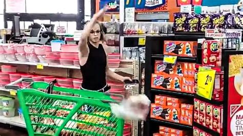 Dallas Karen Freaks Out Over Mask Policy In Grocery Store Youtube