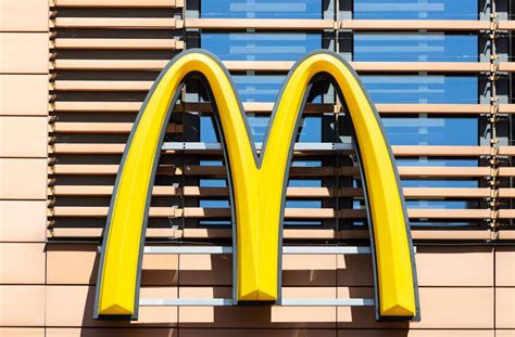 Erste McDonalds Filiale eröffnet vor 50 Jahren Als Fast Food