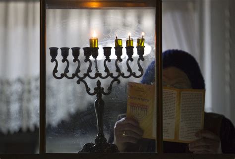 Hanukkah 2015 When Does The Jewish Holiday Start And How Is It