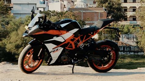 Don't be fooled by the small displacement. 2017 KTM RC 390 | Cinematic Shots | Exhaust Note - YouTube
