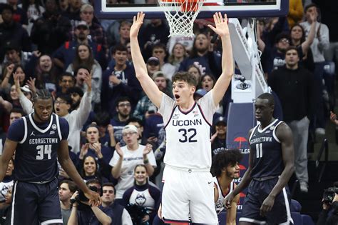 Unpacking the growing legend of Donovan Clingan - The UConn Blog